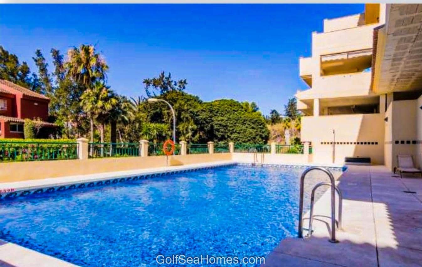 2 bedroom Flat for rent in Torrequebrada with pool garage - € 1,400 (Ref: 9506242)