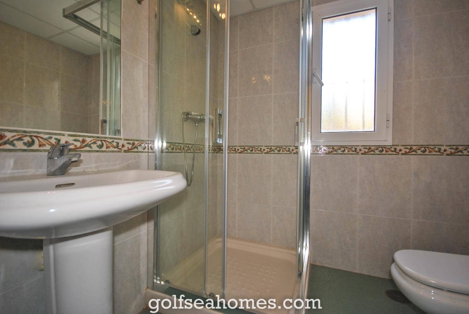 Piso de 3 habitaciones en Benalmadena Costa en alquiler con piscina garaje - 2.000 € (Ref: 9520510)