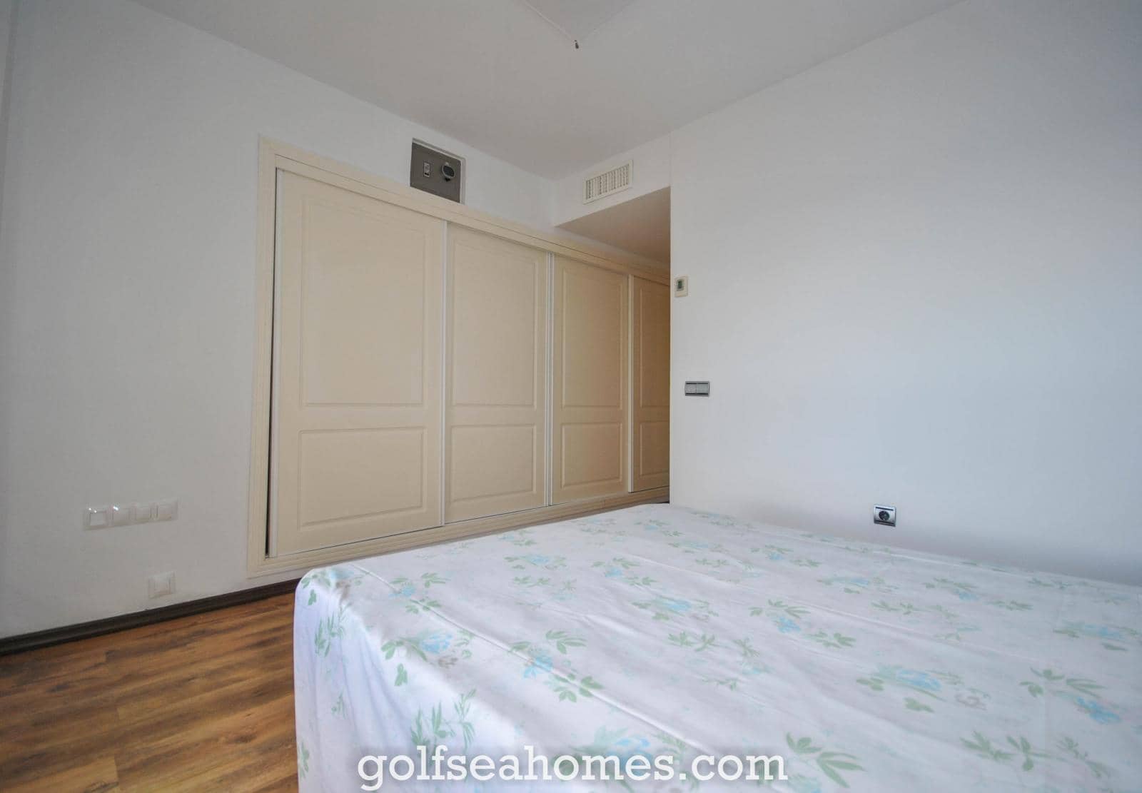 Piso de 3 habitaciones en Benalmadena Costa en alquiler con piscina garaje - 2.000 € (Ref: 9520510)