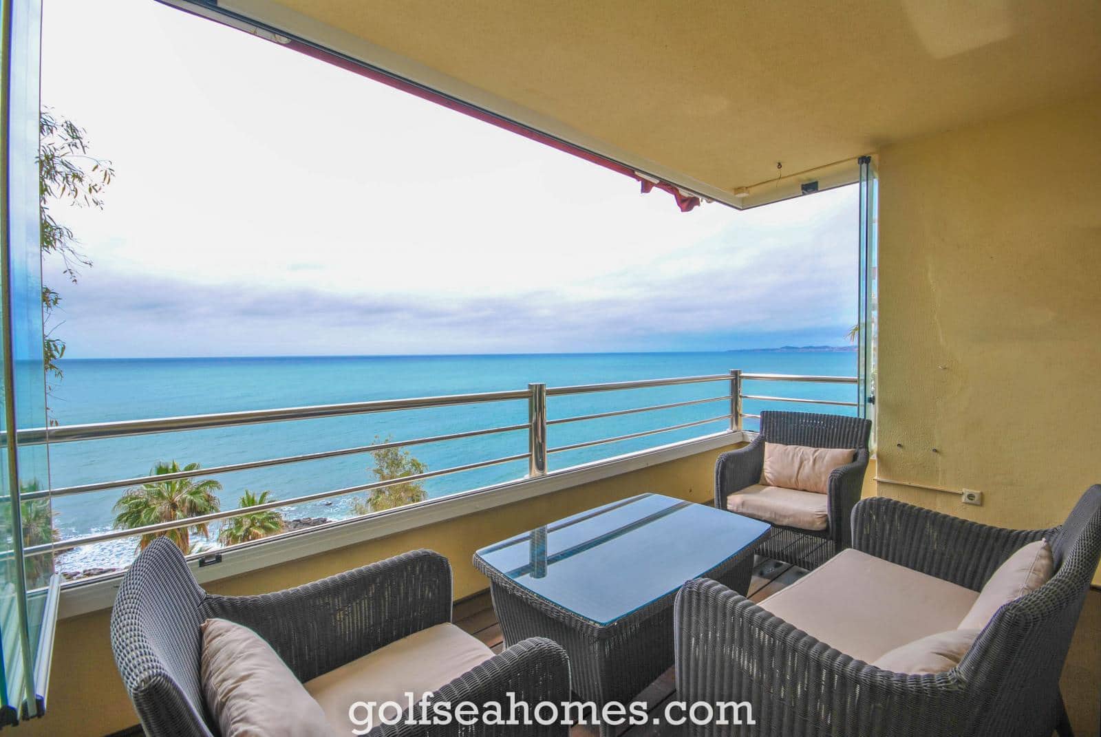 Piso de 3 habitaciones en Benalmadena Costa en alquiler con piscina garaje - 2.000 € (Ref: 9520510)