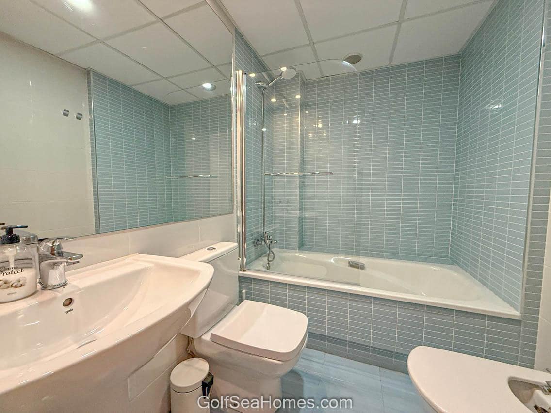 2 sovrum Lägenhet att hyra i Benalmadena med pool garage - 1 600 € (Ref: 9521068)