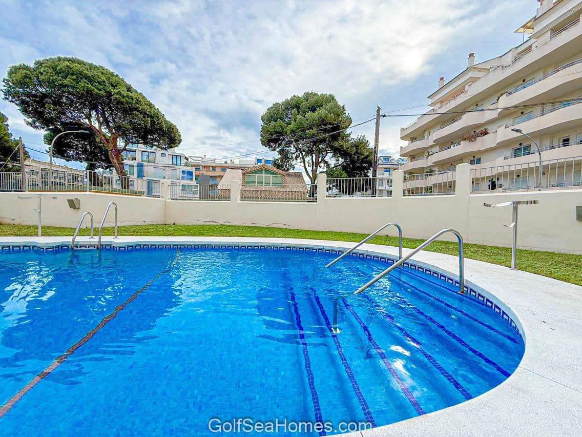 2 sovrum Lägenhet att hyra i Benalmadena med pool garage - 1 600 € (Ref: 9521068)