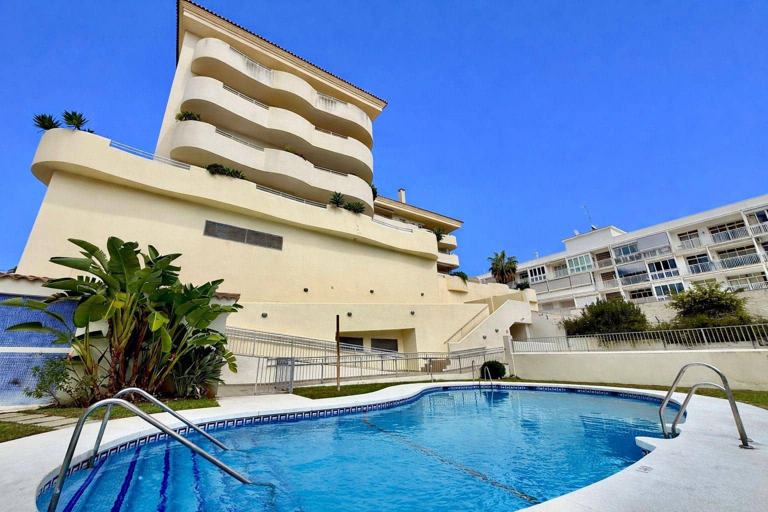 2 sovrum Lägenhet att hyra i Benalmadena med pool garage - 1 600 € (Ref: 9521068)