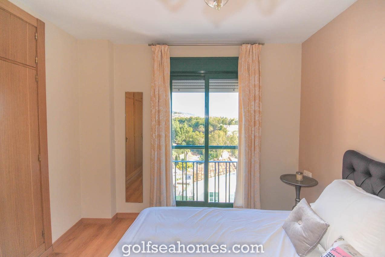 1 quarto Apartamento para arrendar em Torrequebrada com piscina garagem - 850 € (Ref: 9521070)