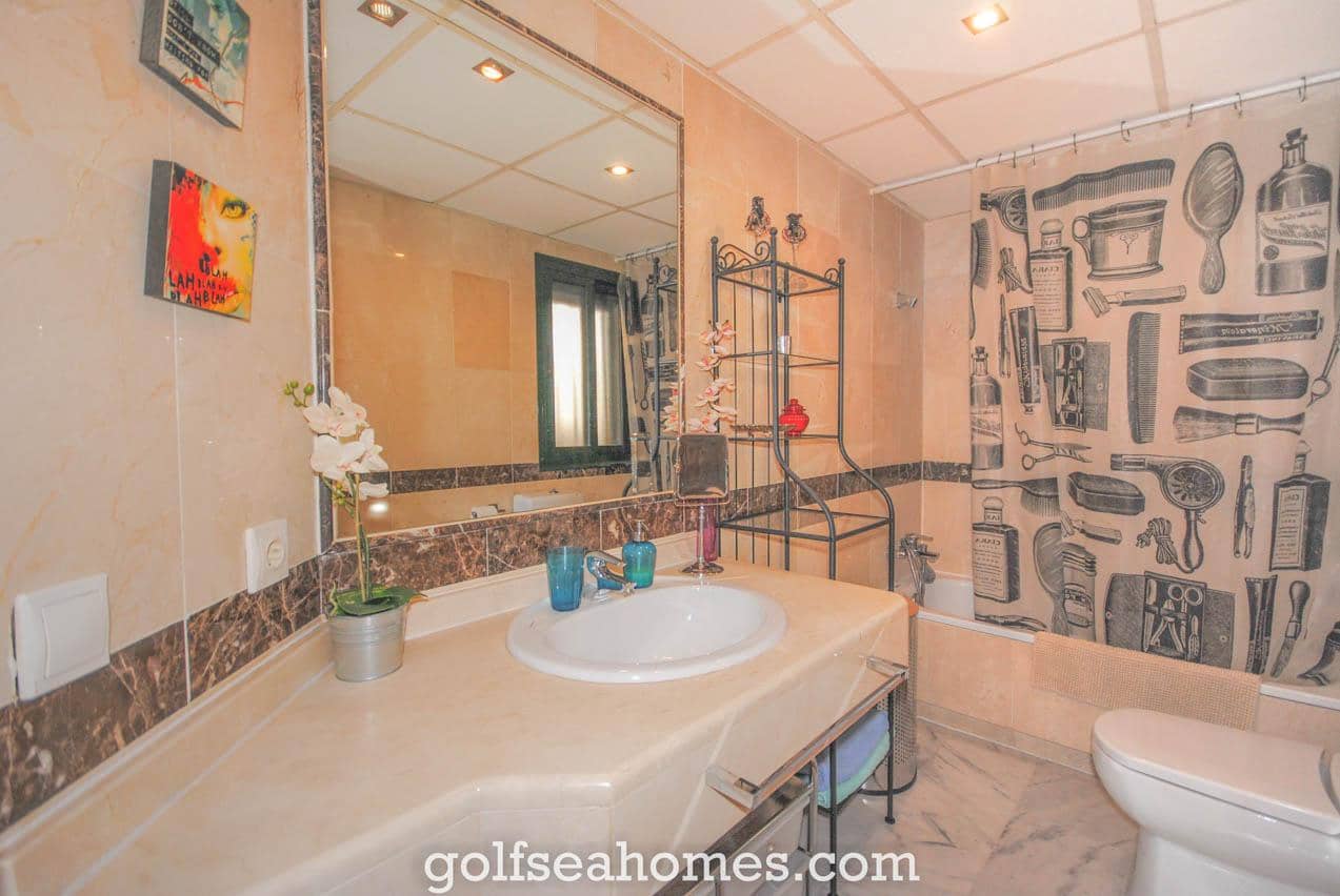 1 quarto Apartamento para arrendar em Torrequebrada com piscina garagem - 850 € (Ref: 9521070)