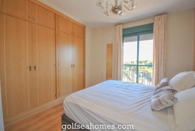1 quarto Apartamento para arrendar em Nueva Torrequebrada, Benalmádena com piscina garagem - 850 € (Ref: 9521070)