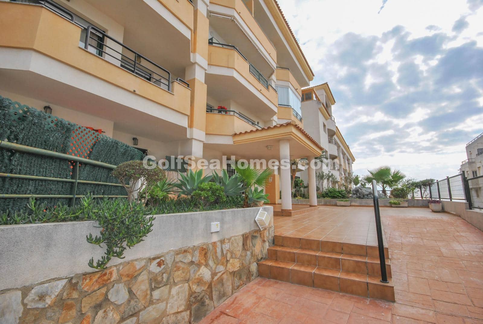 1 quarto Apartamento para arrendar em Torrequebrada com piscina garagem - 850 € (Ref: 9521070)