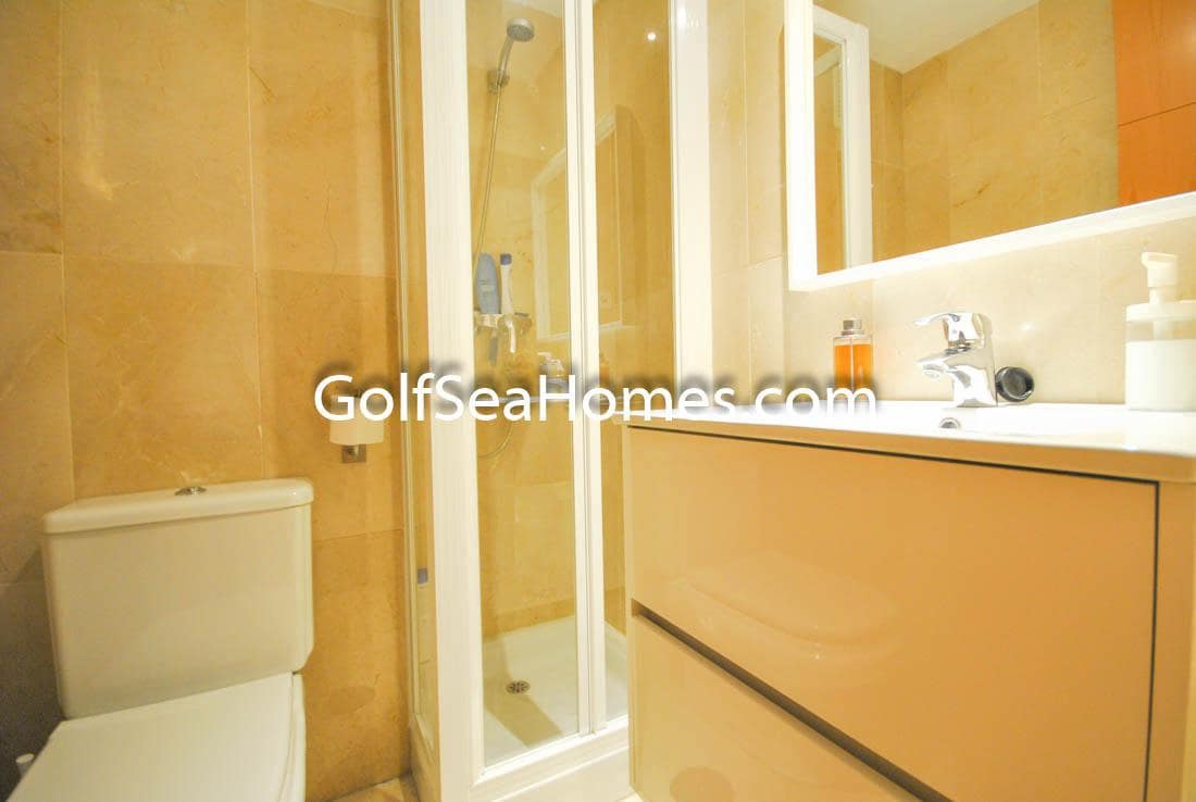 2 makuuhuone Asunto myytävänä paikassa Torrequebrada mukana uima-altaan 
autotalli - 350 000 € (Ref: 9573693)