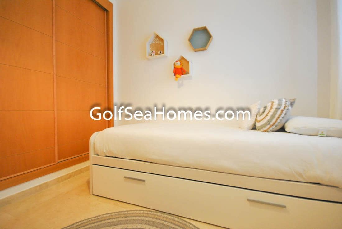 2 makuuhuone Asunto myytävänä paikassa Torrequebrada mukana uima-altaan 
autotalli - 350 000 € (Ref: 9573693)