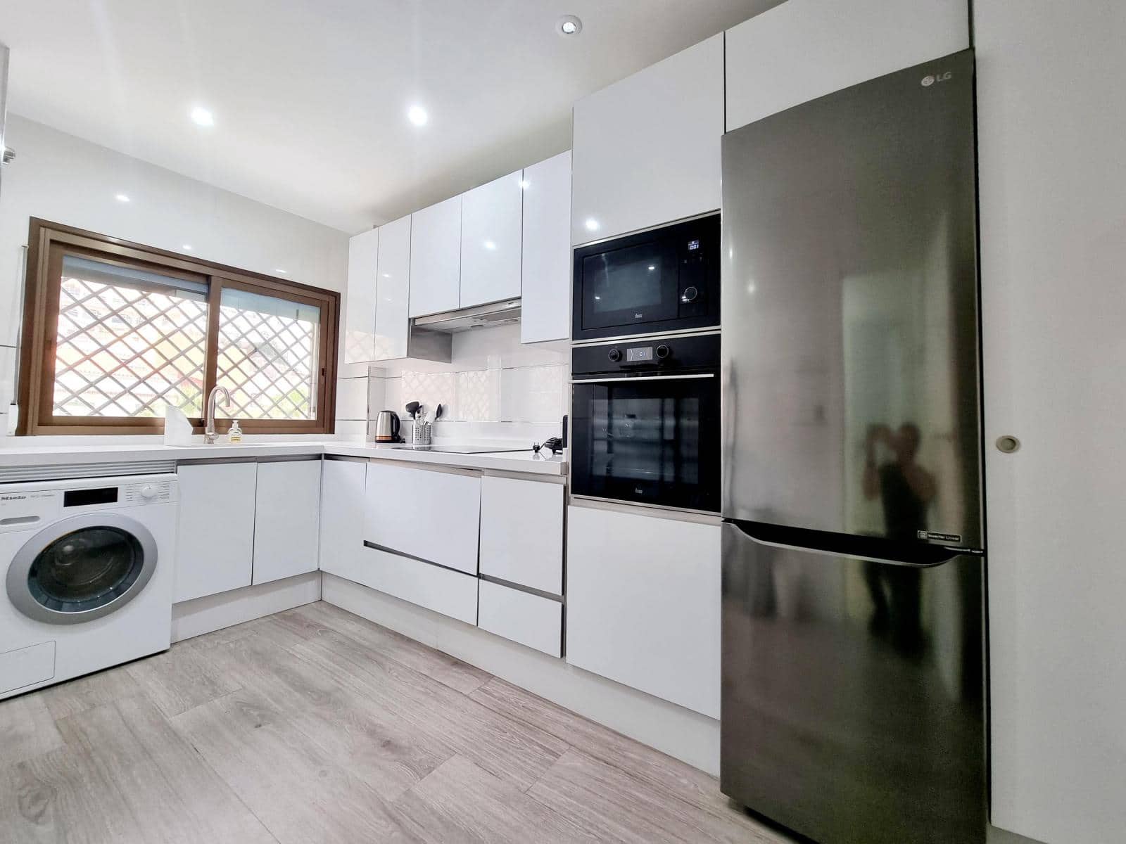 Apartamento de 4 habitaciones en Torremolinos en alquiler con piscina garaje - 3.000 € (Ref: 9573694)