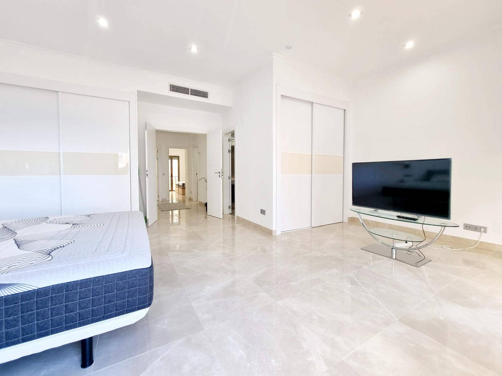 Apartamento de 4 habitaciones en Torremolinos en alquiler con piscina garaje - 3.000 € (Ref: 9573694)