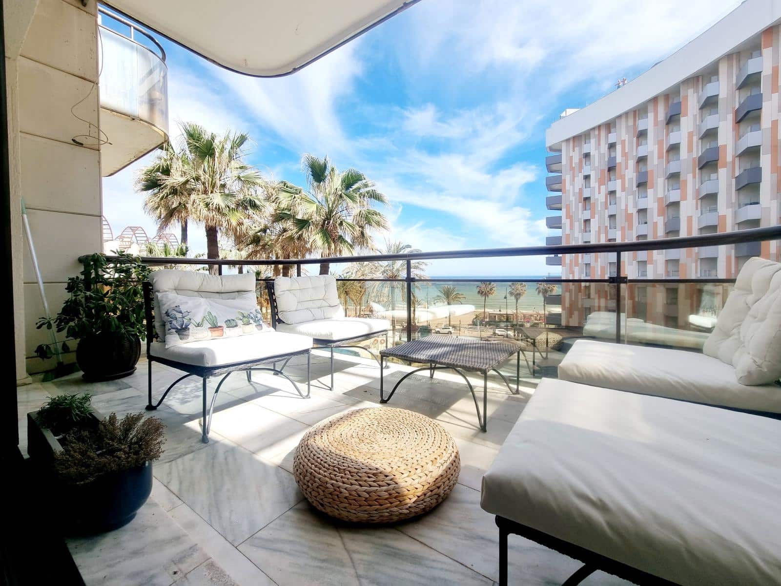 Apartamento de 4 habitaciones en Torremolinos en alquiler con piscina garaje - 3.000 € (Ref: 9573694)