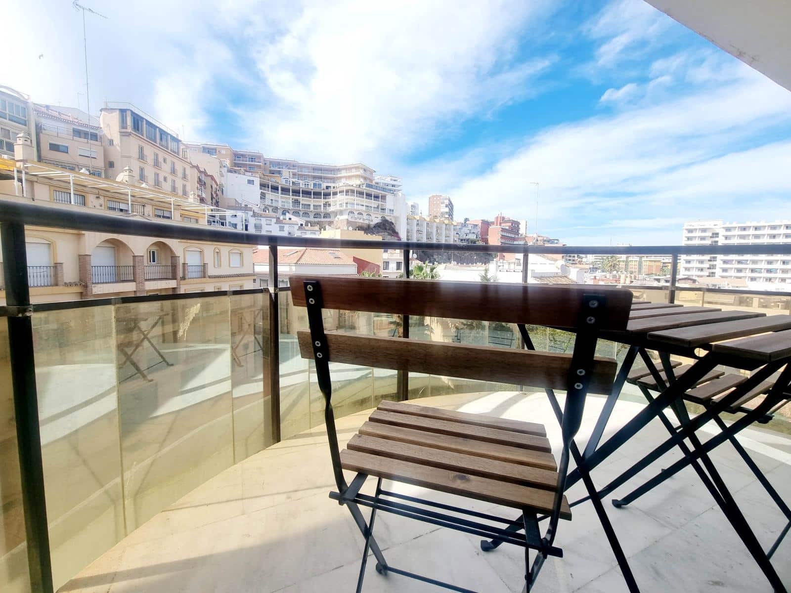 Apartamento de 4 habitaciones en Torremolinos en alquiler con piscina garaje - 3.000 € (Ref: 9573694)