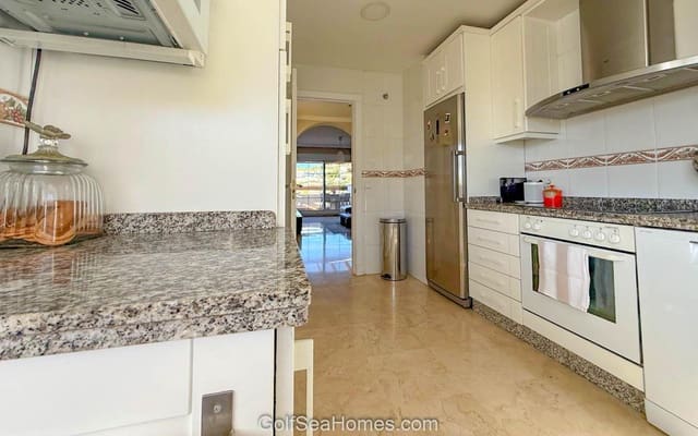 2 slaapkamer Flat te huur in Benalmádena met zwembad garage - € 1.300 (Ref: 9694199)