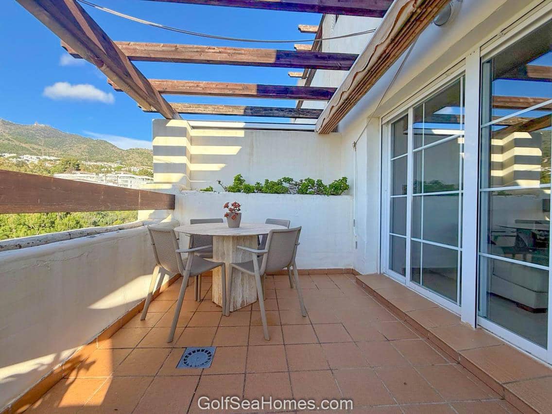 2 bedroom Flat for rent in Benalmadena with pool garage - € 1,300 (Ref: 9694199)