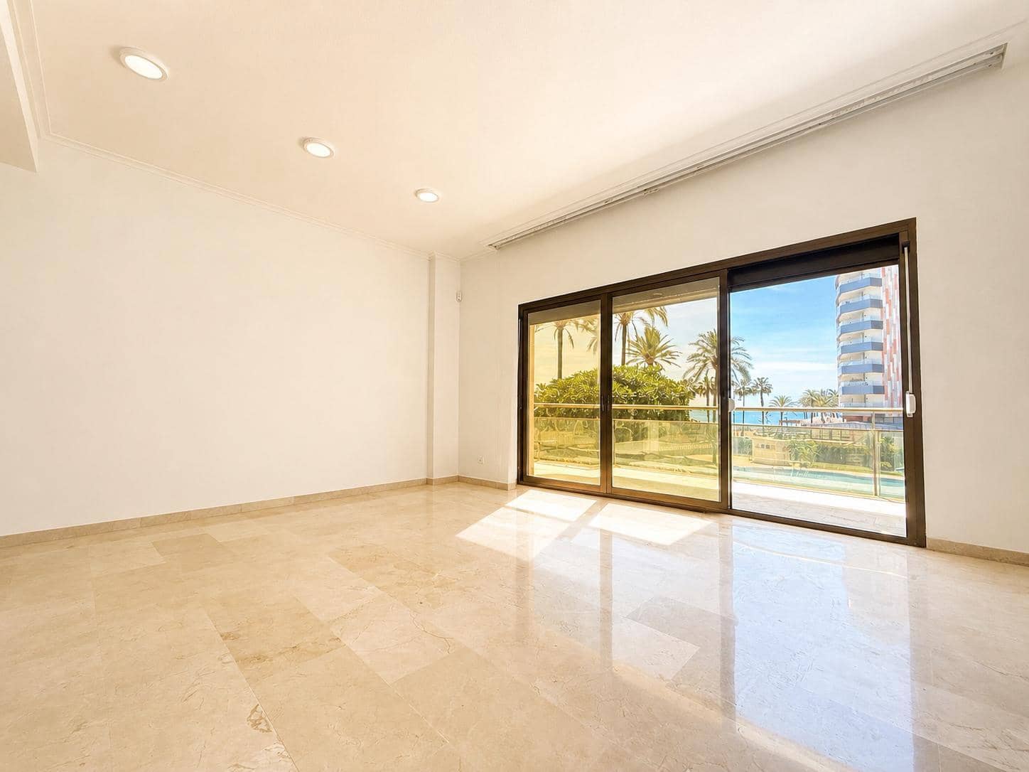 4 makuuhuone Asunto myytävänä paikassa Torremolinos mukana uima-altaan 
autotalli - 995 000 € (Ref: 9782910)