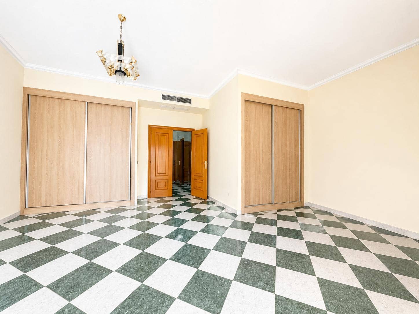 4 makuuhuone Asunto myytävänä paikassa Torremolinos mukana uima-altaan 
autotalli - 995 000 € (Ref: 9782910)
