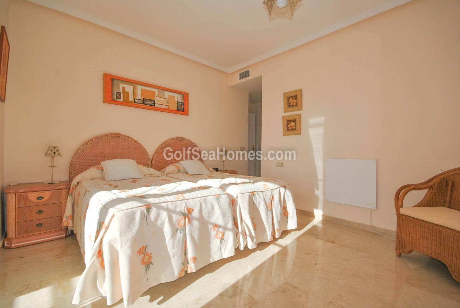 2 bedroom Apartment for sale in Benalmadena Costa with pool garage - € 398,000 (Ref: 9840662)