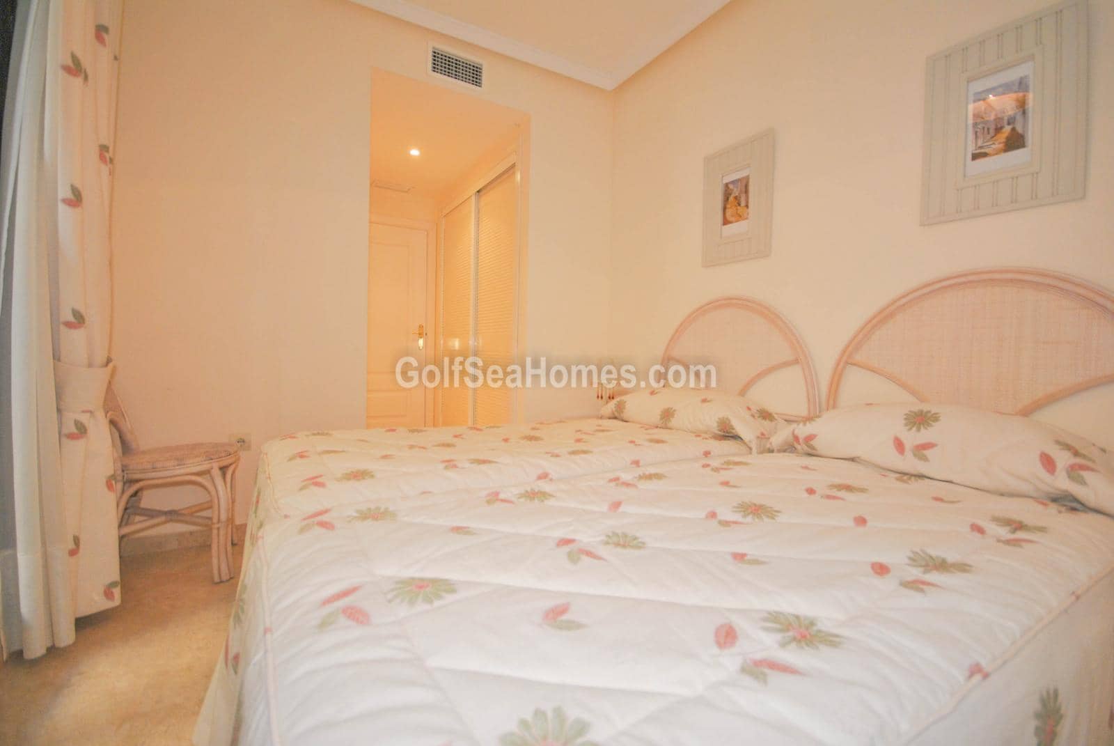2 bedroom Apartment for sale in Benalmadena Costa with pool garage - € 398,000 (Ref: 9840662)