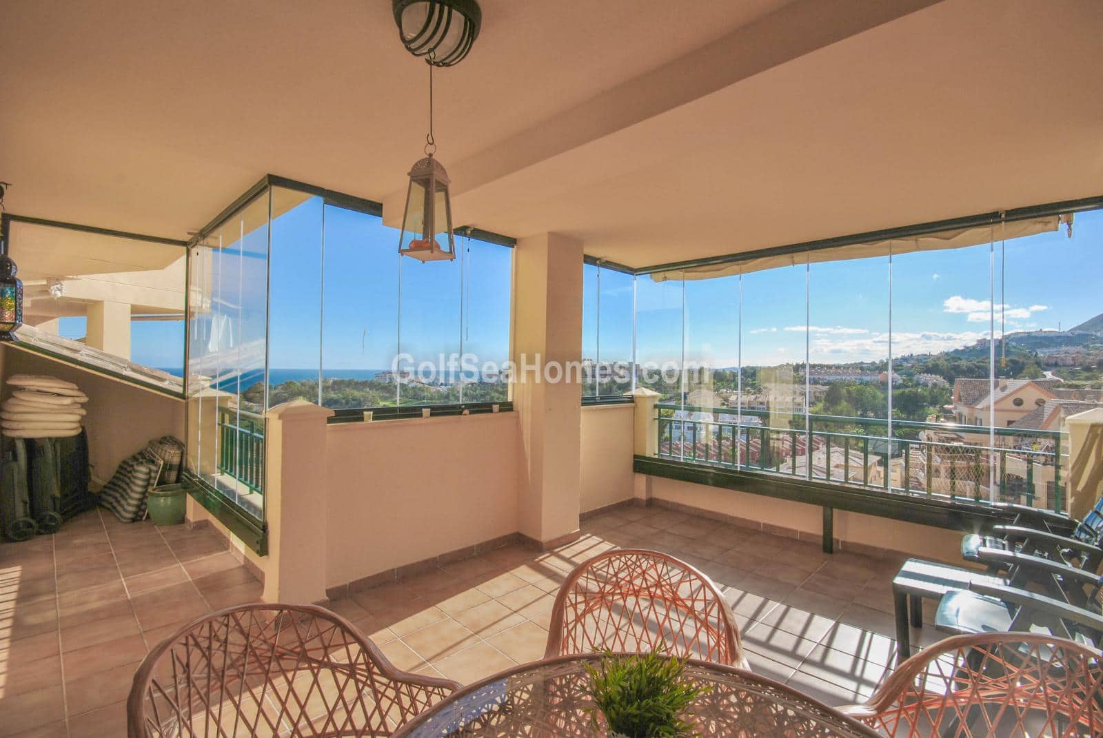 2 bedroom Apartment for sale in Benalmadena Costa with pool garage - € 398,000 (Ref: 9840662)