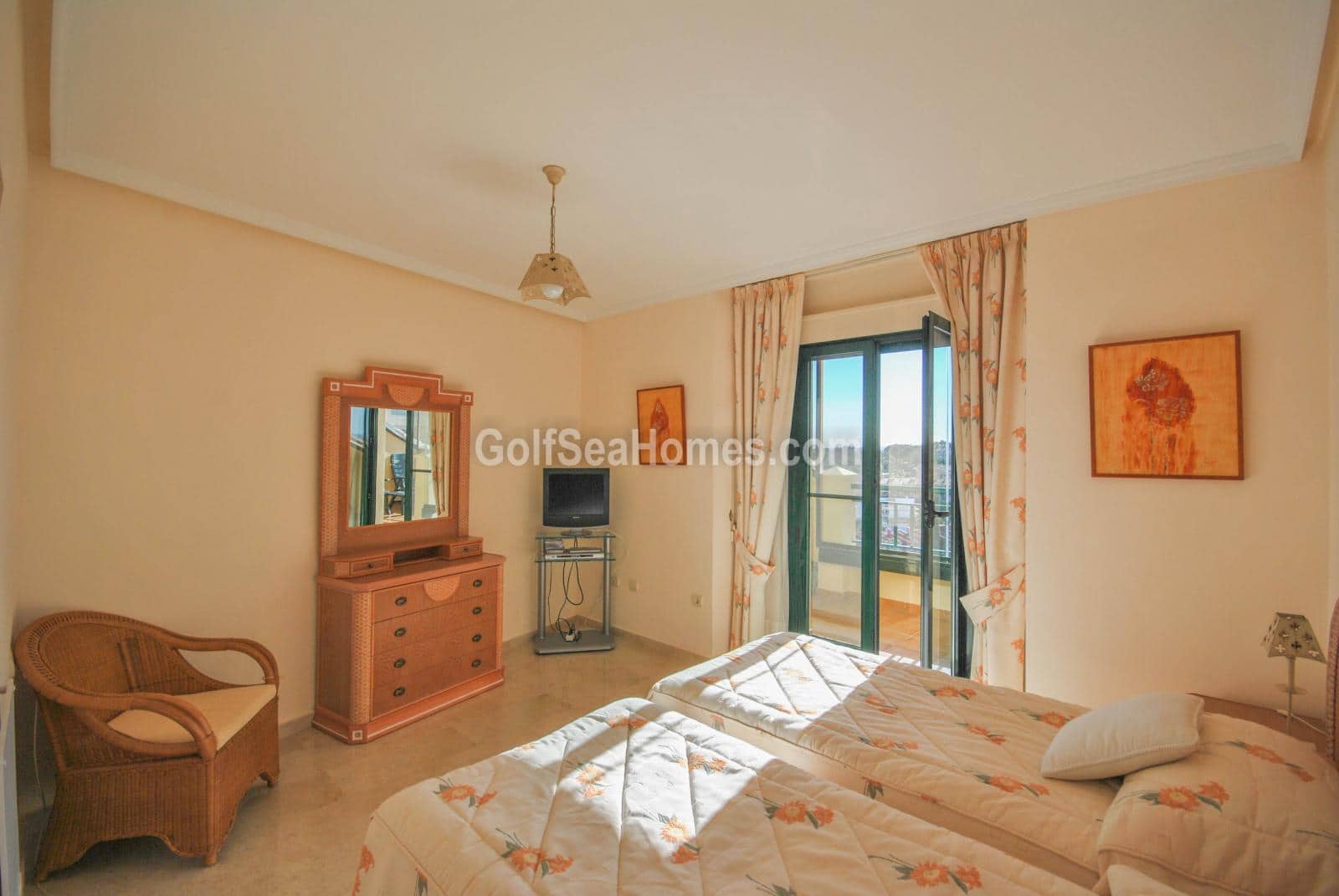 2 bedroom Apartment for sale in Benalmadena Costa with pool garage - € 398,000 (Ref: 9840662)