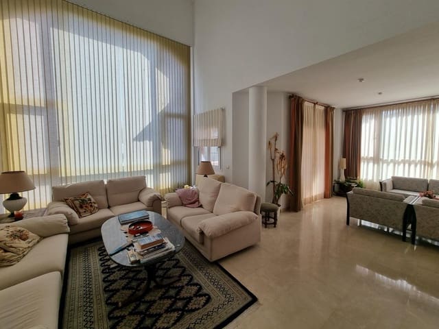 5 slaapkamer Villa te koop in Torrequebrada, Benalmádena met zwembad garage - € 950.000 (Ref: 9850063)
