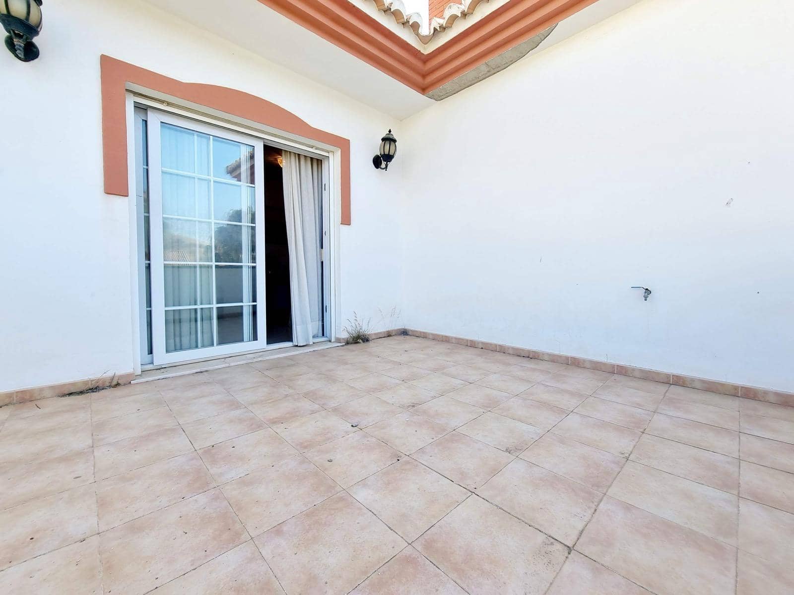 5 slaapkamer Villa te koop in Torrequebrada met zwembad garage - € 950.000 (Ref: 9850063)