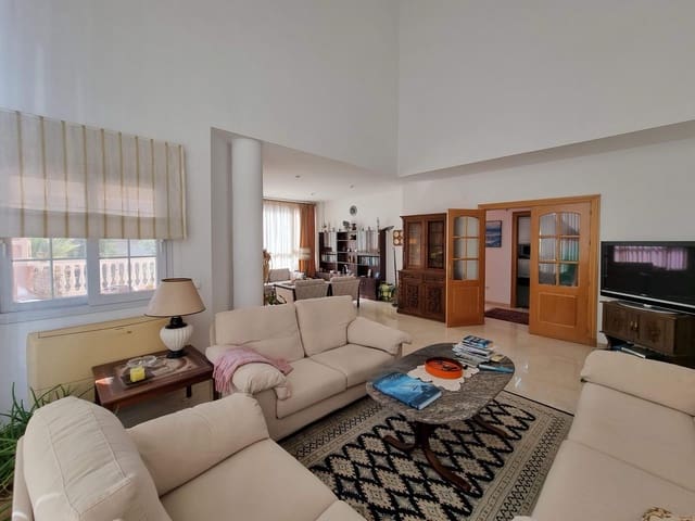 5 slaapkamer Villa te koop in Torrequebrada, Benalmádena met zwembad garage - € 950.000 (Ref: 9850063)