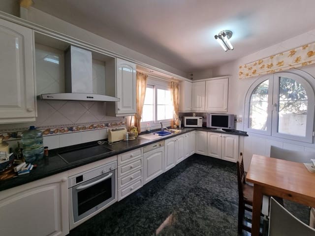 5 slaapkamer Villa te koop in Torrequebrada, Benalmádena met zwembad garage - € 950.000 (Ref: 9850063)