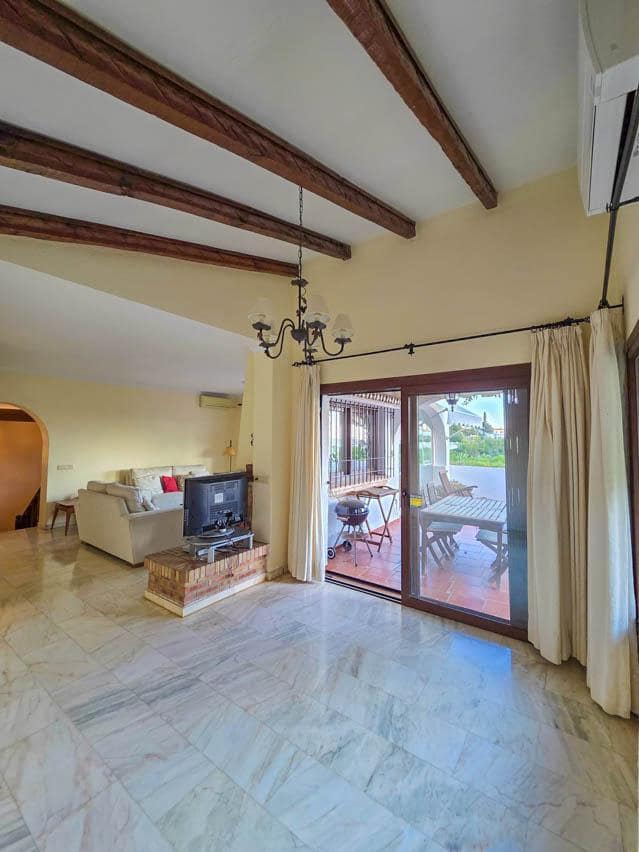 3 soverom Villa til salgs i Torremuelle med svømmebasseng garasje - € 900 000 (Ref: 9861624)
