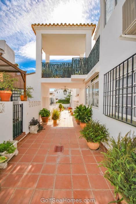 3 quarto Moradia para arrendar em Torrequebrada com piscina garagem - 2 400 € (Ref: 9937345)