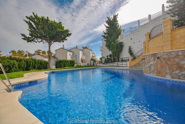 3 quarto Moradia para arrendar em Torrequebrada, Benalmádena com piscina garagem - 2 400 € (Ref: 9937345)
