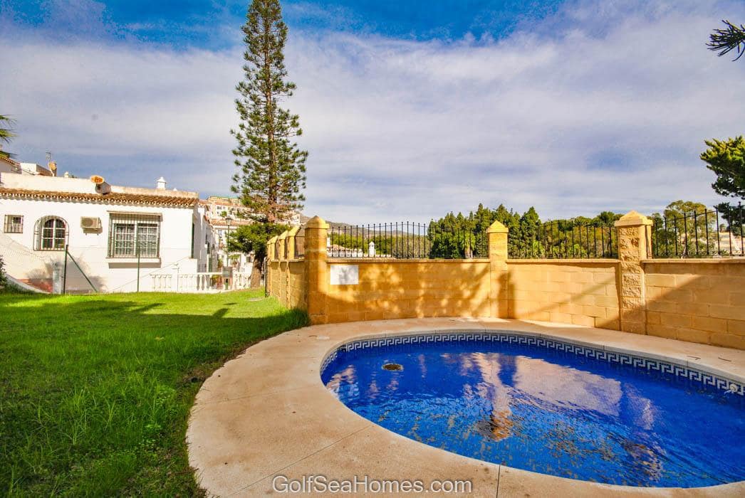 3 quarto Moradia para arrendar em Torrequebrada com piscina garagem - 2 400 € (Ref: 9937345)
