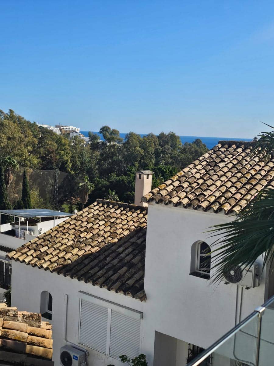 3 quarto Moradia para arrendar em Torrequebrada com piscina garagem - 2 400 € (Ref: 9937345)
