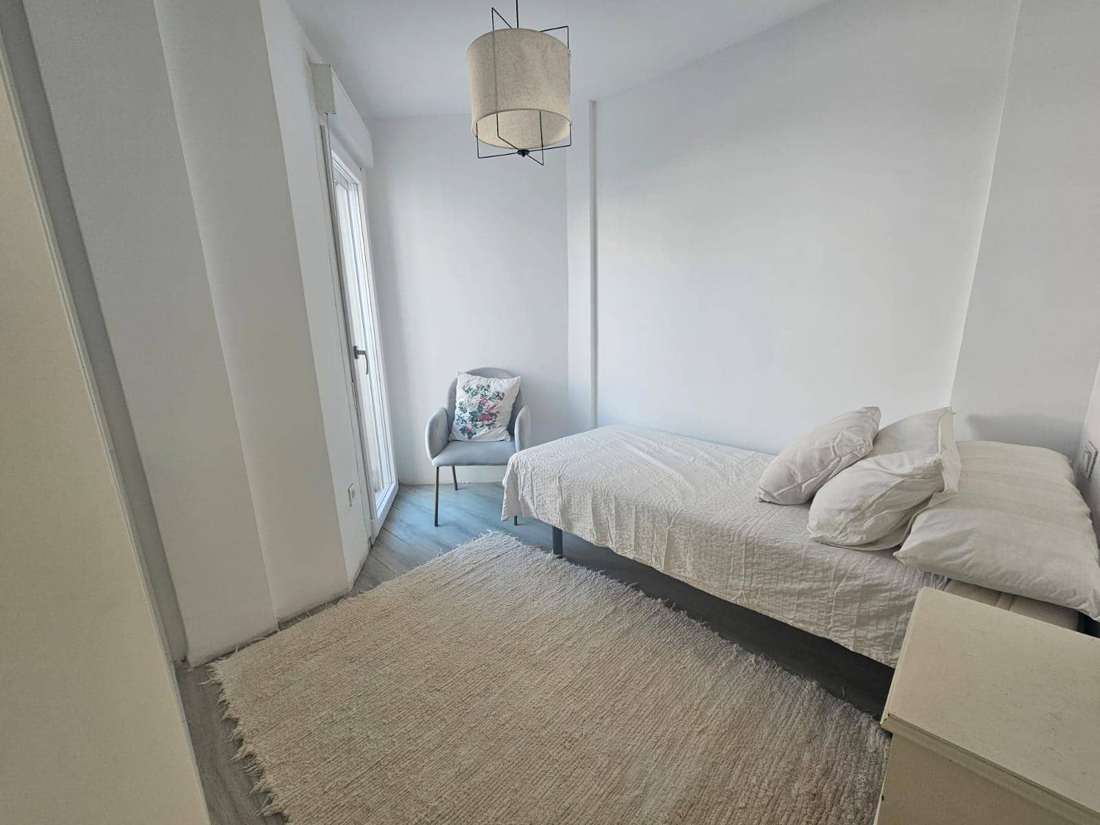 3 quarto Moradia para arrendar em Torrequebrada com piscina garagem - 2 400 € (Ref: 9937345)