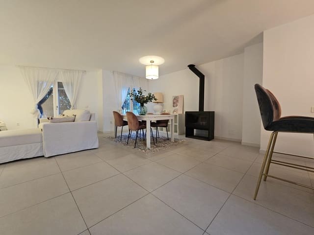 3 quarto Moradia para arrendar em Torrequebrada, Benalmádena com piscina garagem - 2 400 € (Ref: 9937345)
