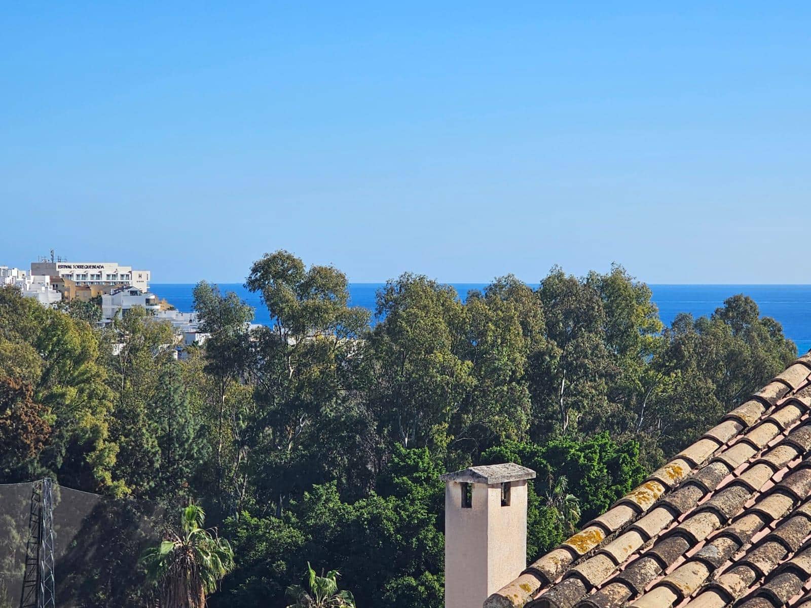 3 quarto Moradia para arrendar em Torrequebrada com piscina garagem - 2 400 € (Ref: 9937345)