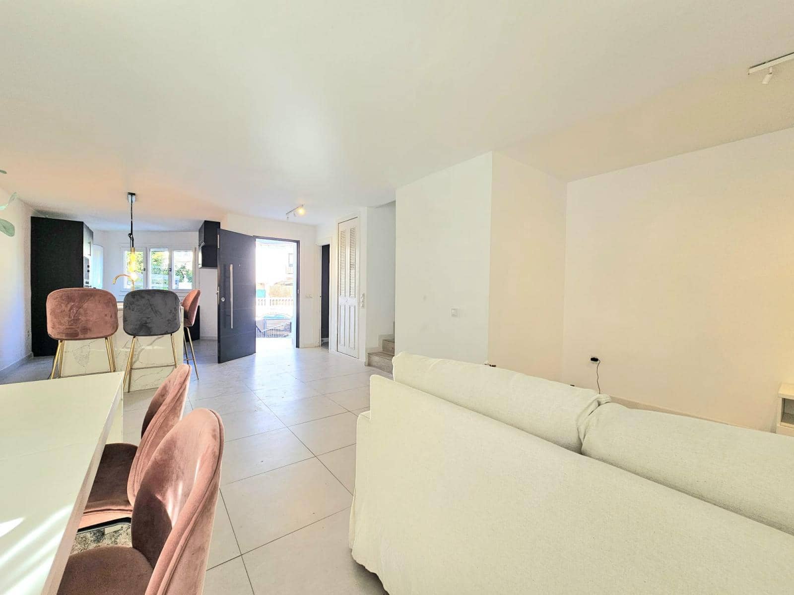 3 quarto Moradia para arrendar em Torrequebrada com piscina garagem - 2 400 € (Ref: 9937345)