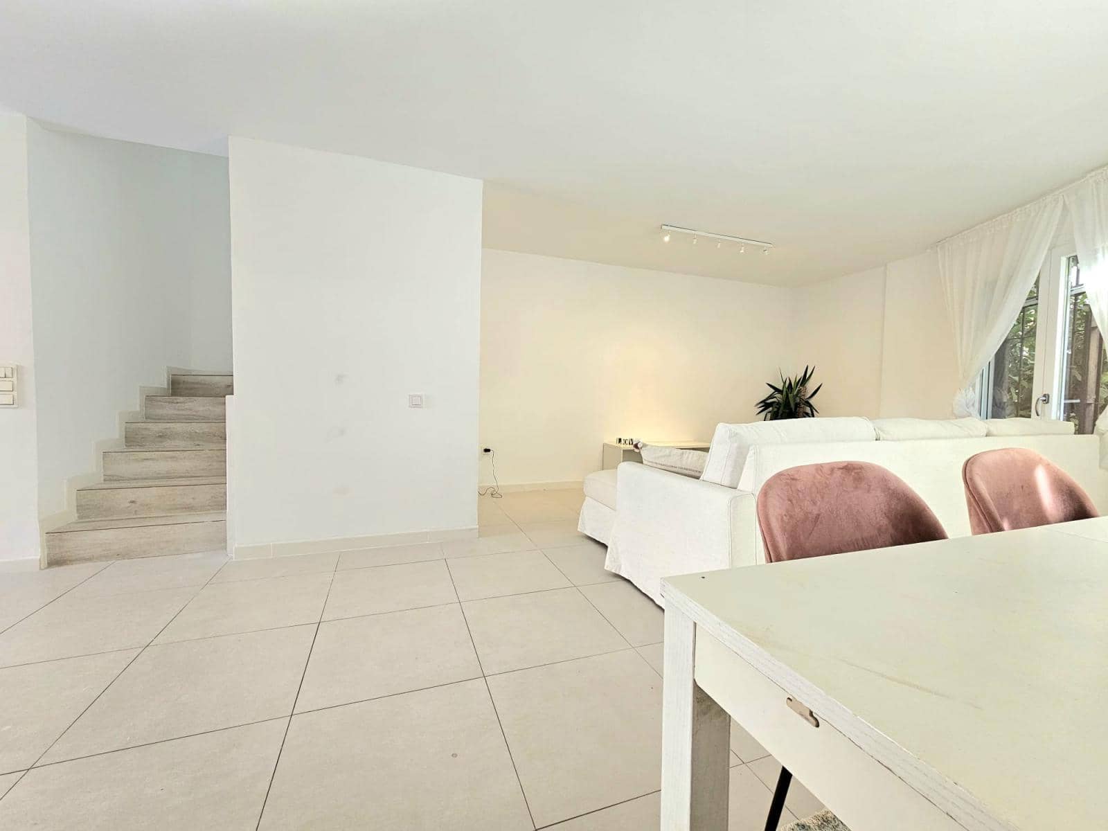 3 quarto Moradia para arrendar em Torrequebrada com piscina garagem - 2 400 € (Ref: 9937345)