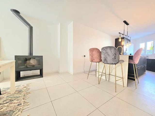 3 soveværelse Villa til leje i Torrequebrada, Benalmádena med swimmingpool garage - € 2.200 (Ref: 9937345)