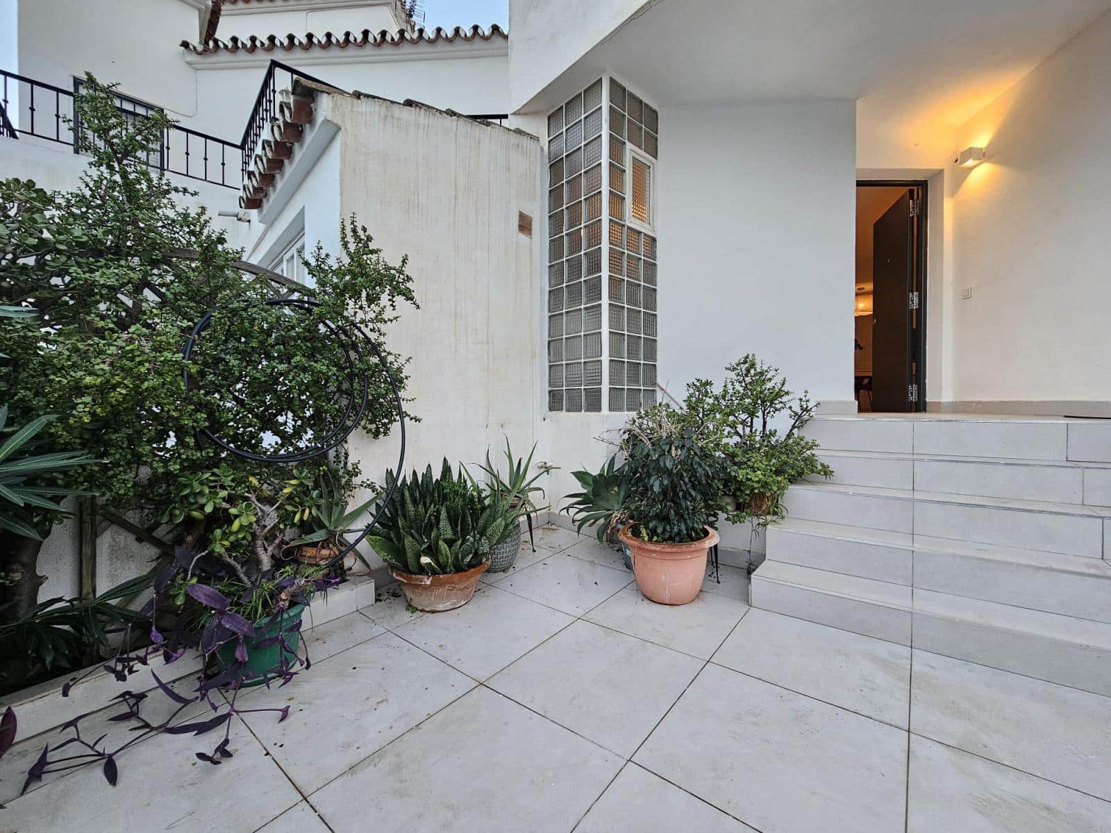 3 quarto Moradia para arrendar em Torrequebrada com piscina garagem - 2 400 € (Ref: 9937345)