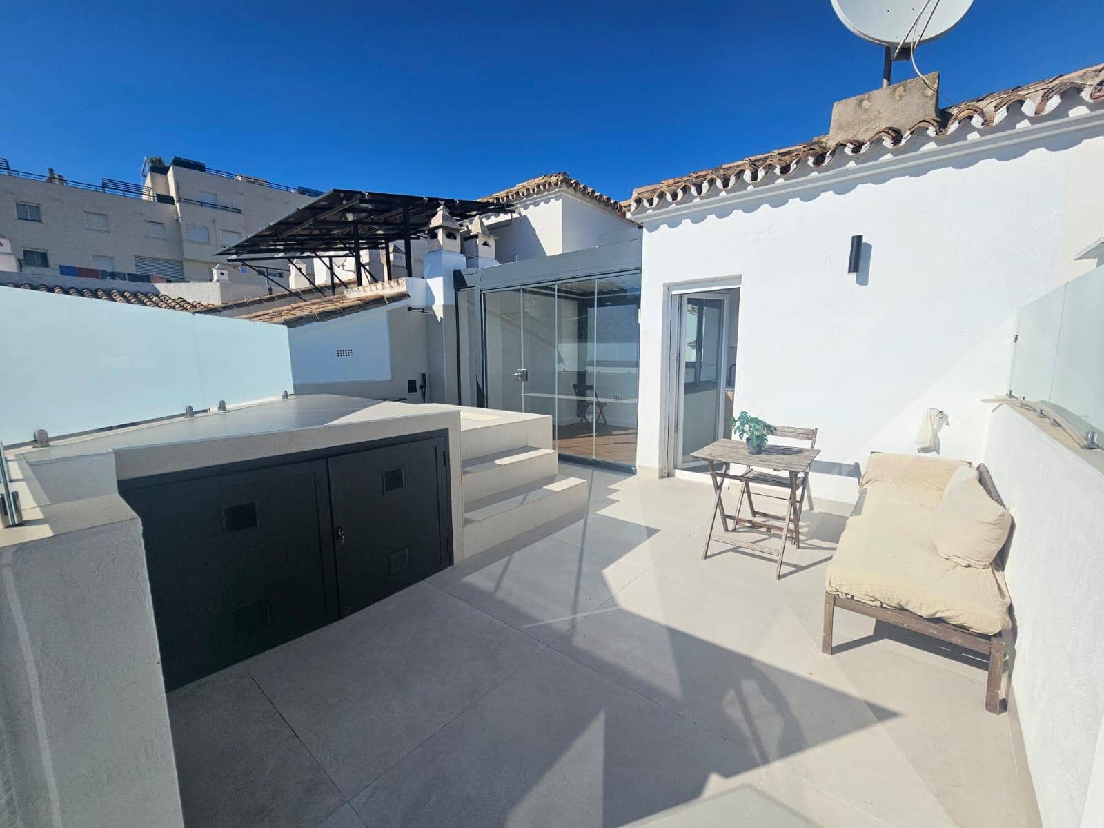 3 quarto Moradia para arrendar em Torrequebrada com piscina garagem - 2 400 € (Ref: 9937345)