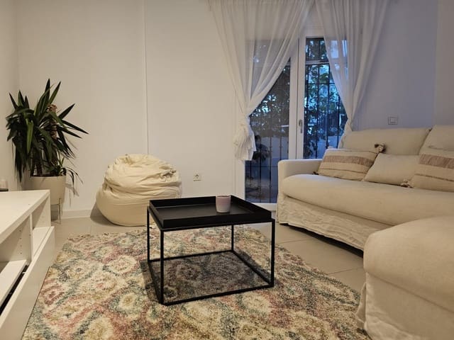 3 quarto Moradia para arrendar em Torrequebrada, Benalmádena com piscina garagem - 2 400 € (Ref: 9937345)