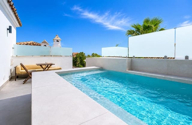 3 soveværelse Villa til leje i Torrequebrada, Benalmádena med swimmingpool garage - € 2.200 (Ref: 9937345)