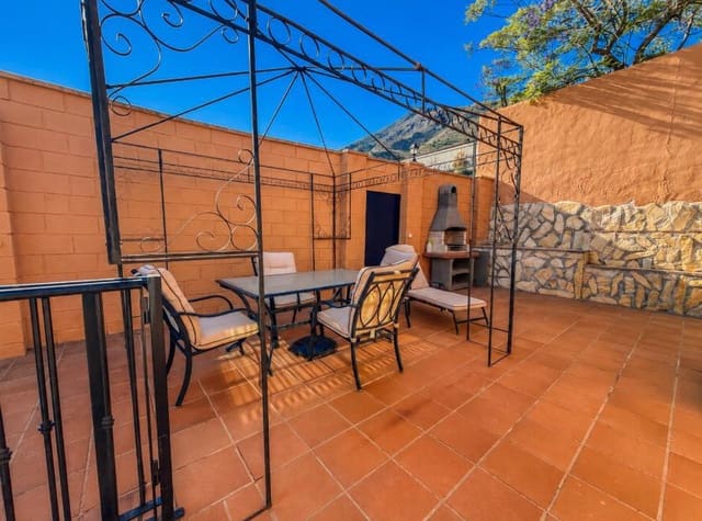 5 sovrum Villa till salu i Santangelo, Benalmádena med pool garage - 750 000 € (Ref: 9966002)