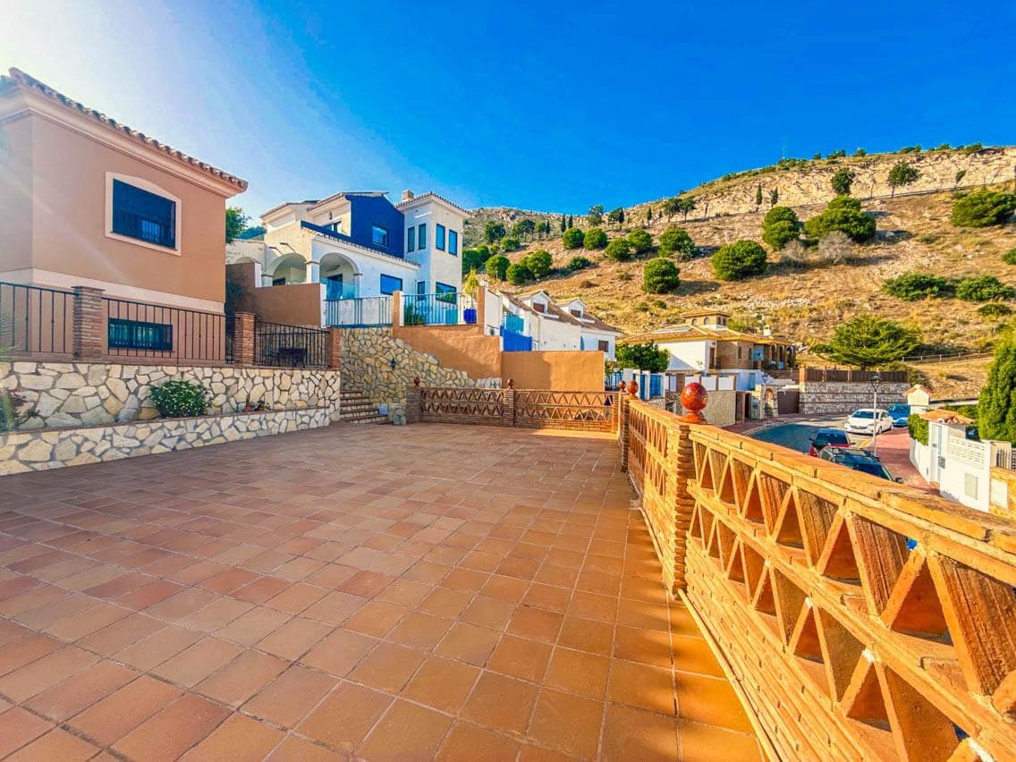 5 sovrum Villa till salu i Benalmadena med pool garage - 750 000 € (Ref: 9966002)