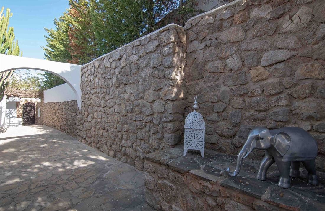 5 soveværelse Villa til salg i Cala Moli med swimmingpool - € 3.720.000 (Ref: 5518203)