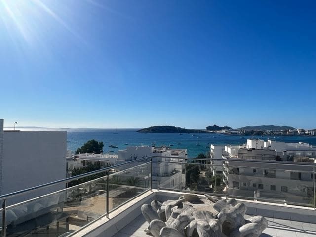 2 soveværelse Villa til salg i Talamanca med swimmingpool garage - € 1.790.000 (Ref: 7999428)