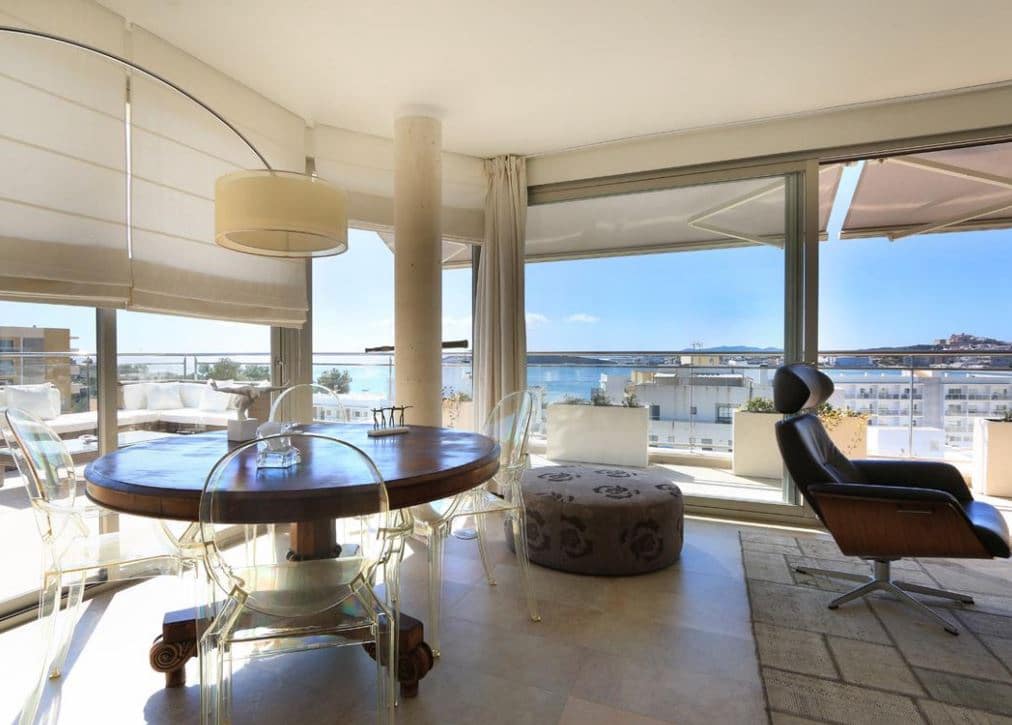 2 soveværelse Villa til salg i Talamanca med swimmingpool garage - € 1.790.000 (Ref: 7999428)