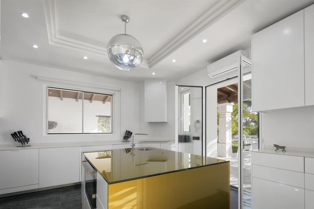 7 soveværelse Villa til salg i Cala Jondal med swimmingpool garage - € 7.200.000 (Ref: 8005299)